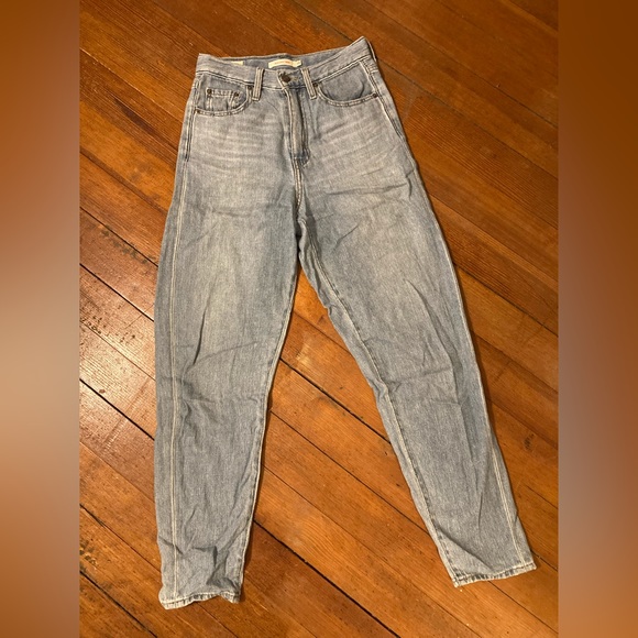 Levi’s High Loose Taper Jeans - Picture 3 of 5